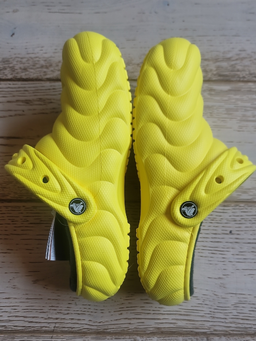 Crocs Classic Lined Overpuff Clogs color Cyber Yellow Mens 5 W's 7 - Picture 10 of 12